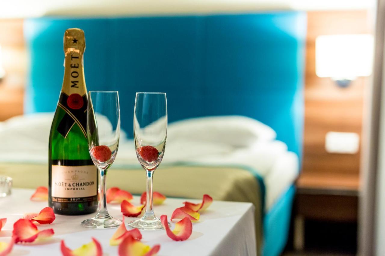 Aparthotel Przy Plazy Мендзыздрое Экстерьер фото