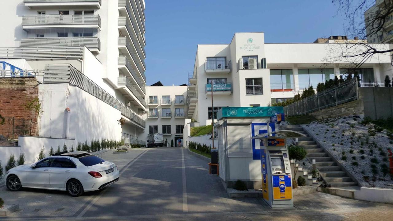 Aparthotel Przy Plazy Мендзыздрое Экстерьер фото