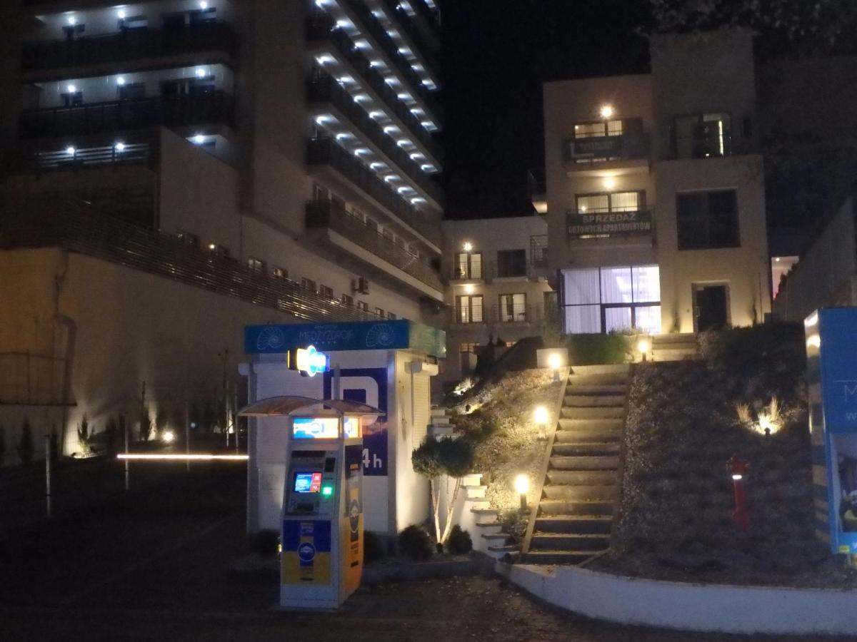 Aparthotel Przy Plazy Мендзыздрое Экстерьер фото